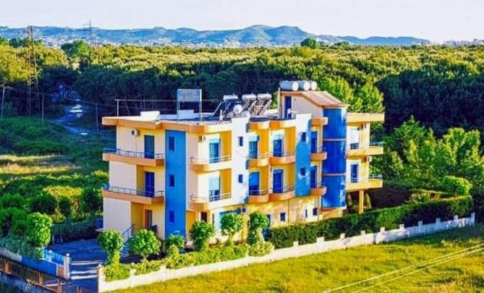 Aparthotel Eleart à Golem  Extérieur photo